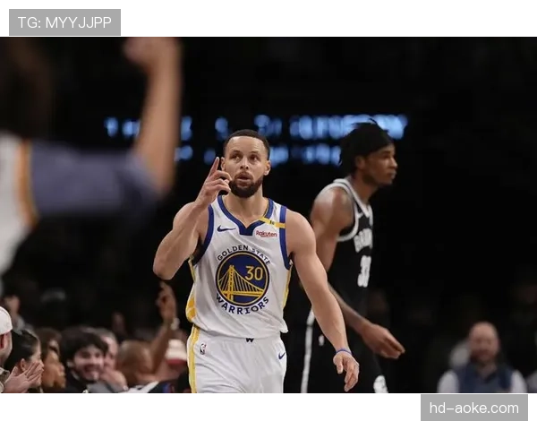 斯蒂芬·库里在麦迪逊广场花园命中超远三分，引发客场球迷惊呼